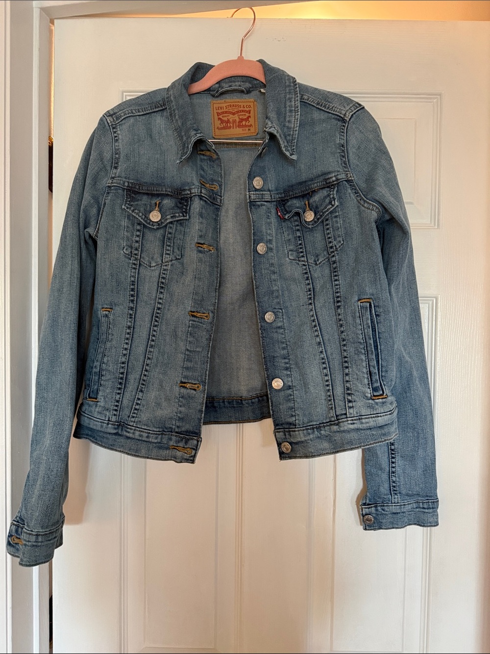 Levi's Women’s Light Wash Denim Jacket - Blue